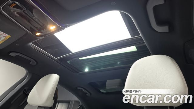 Mercedes-Benz C-Class 2023 — photo 17