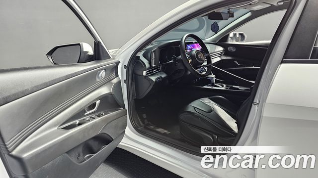 Hyundai AVANTE 2023 — photo 13