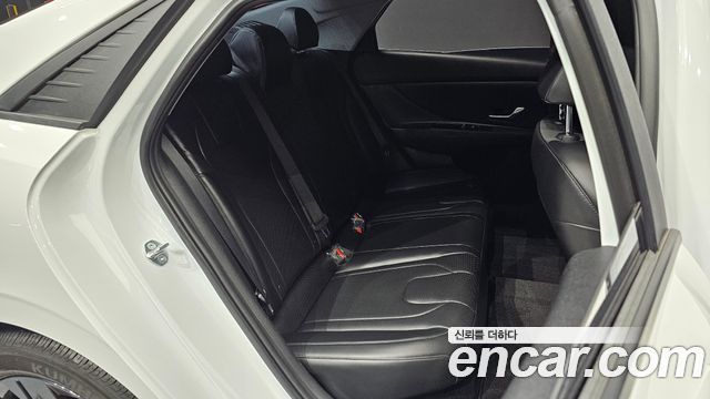 Hyundai AVANTE 2023 — photo 17