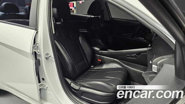 Hyundai AVANTE 2023 — photo 18
