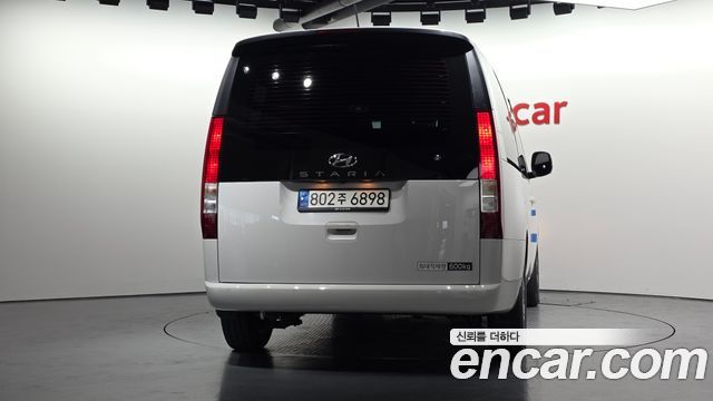 Hyundai Staria 2023 — photo 4