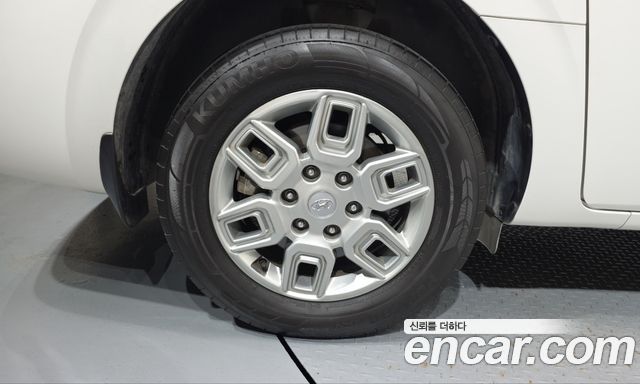 Hyundai Staria 2023 — photo 5