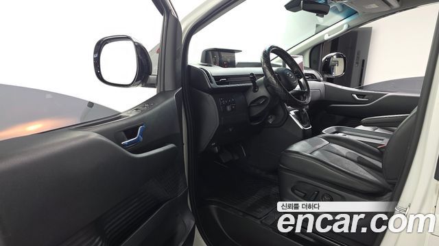 Hyundai Staria 2023 — photo 13