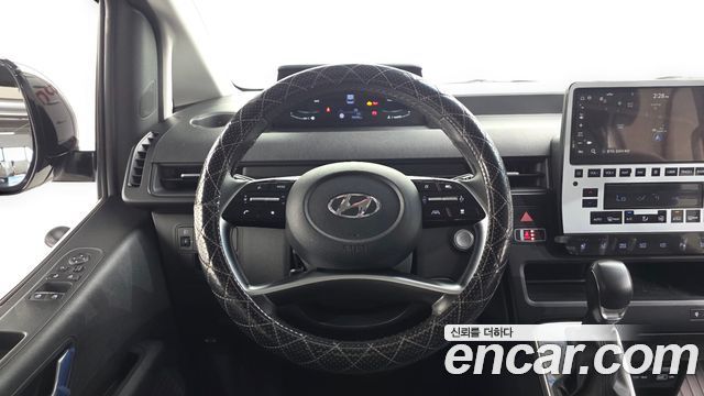 Hyundai Staria 2023 — photo 18