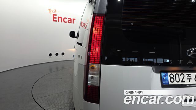 Hyundai Staria 2023 — photo 9