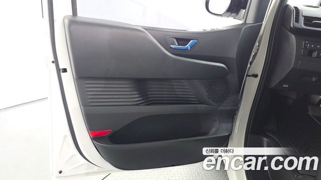 Hyundai Staria 2023 — photo 15