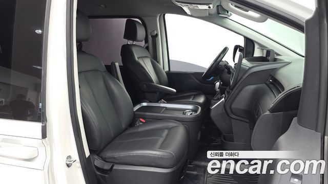 Hyundai Staria 2023 — photo 16
