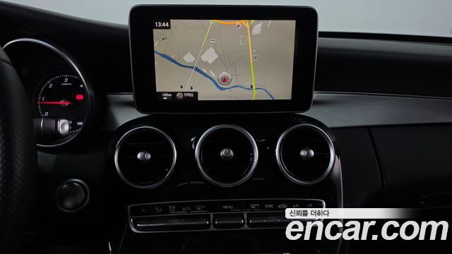 Mercedes-Benz C-Class 2016 — photo 18