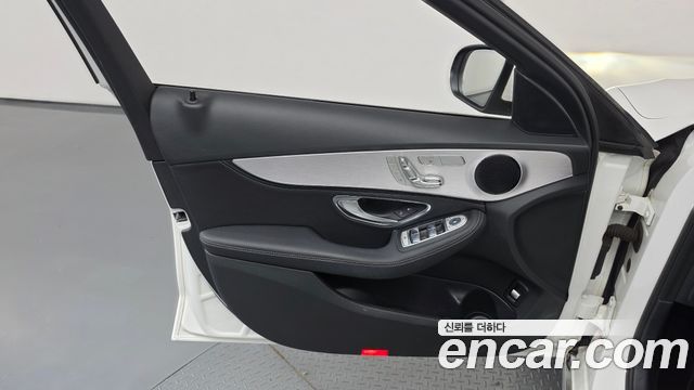 Mercedes-Benz C-Class 2016 — photo 14
