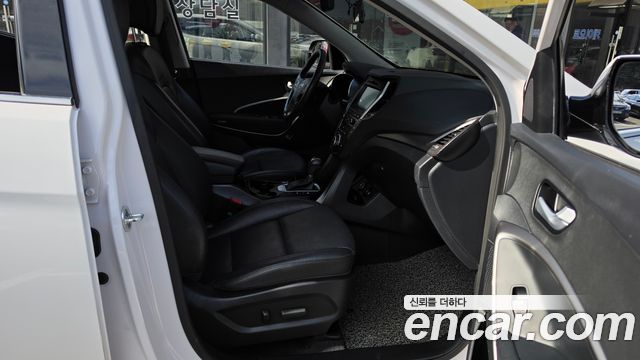 Hyundai Santafe 2016 — photo 12