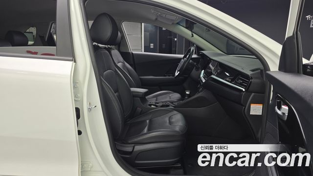 Kia Niro 2021 — photo 16
