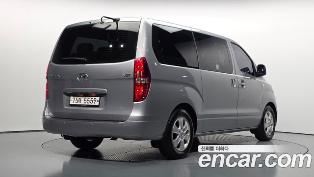 Hyundai Starex 2019 — photo 2