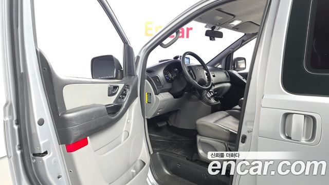 Hyundai Starex 2019 — photo 10