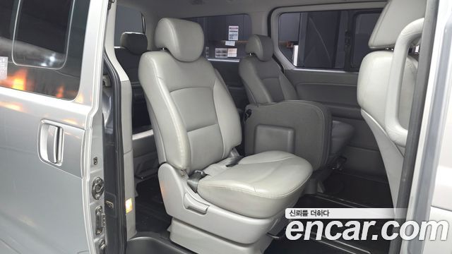 Hyundai Starex 2019 — photo 12
