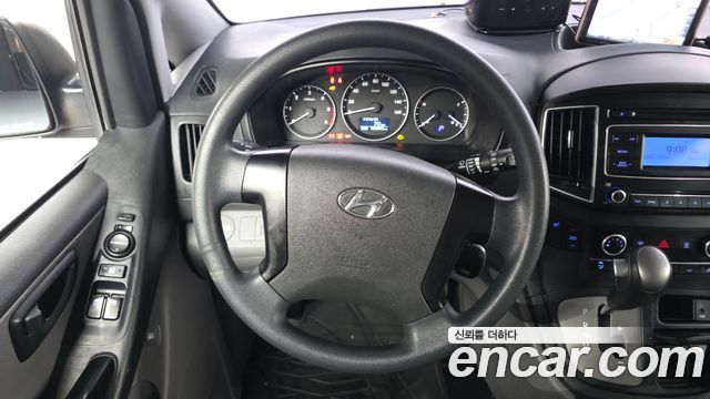 Hyundai Starex 2019 — photo 13