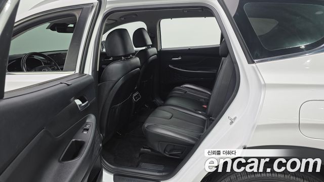 Hyundai Santafe 2022 — photo 17