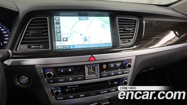Genesis G80 2017 — photo 14