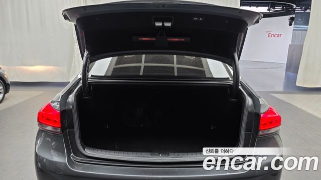 Genesis G80 2017 — photo 20