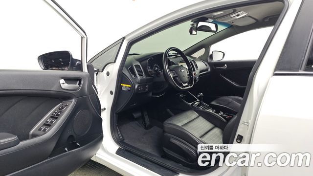 Kia K3 2018 — photo 13