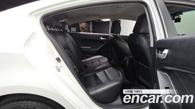 Kia K3 2018 — photo 18