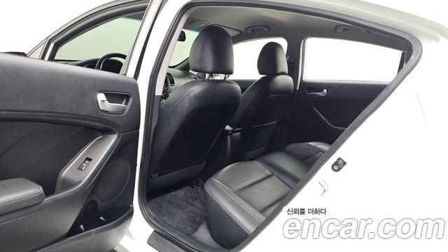 Kia K3 2018 — photo 16