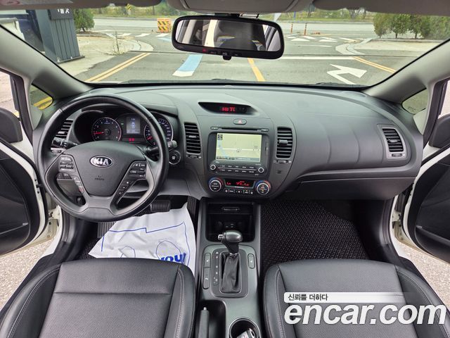 Kia K3 2015 — photo 7