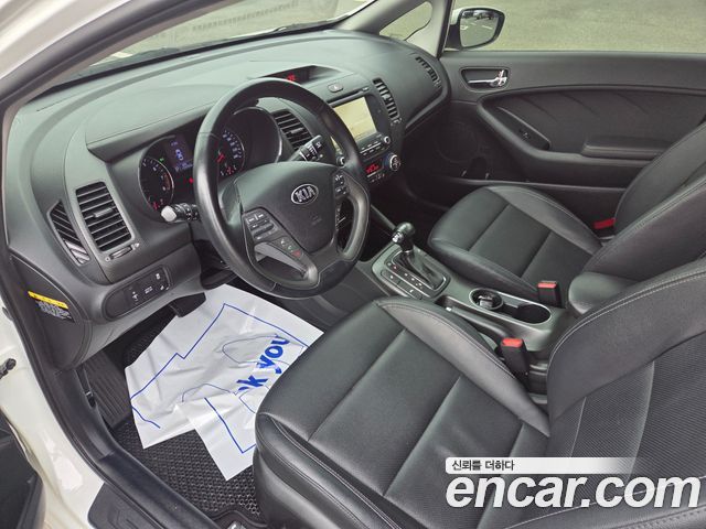 Kia K3 2015 — photo 8