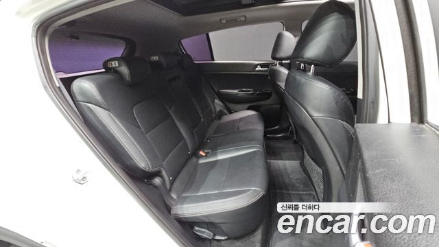 Kia Sportage 2016 — photo 17