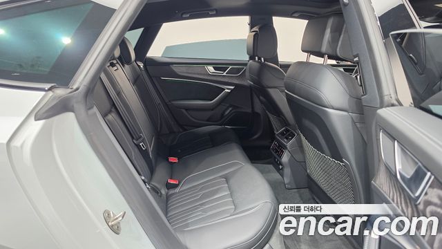 Audi A7 2025 — photo 17