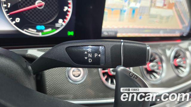 Mercedes-Benz CLS-Class 2020 — photo 12