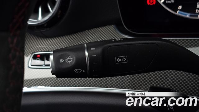 Mercedes-Benz CLS-Class 2020 — photo 28