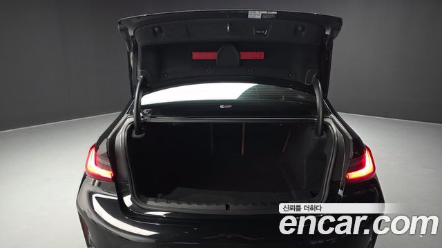BMW 3-Series 2024 — photo 26