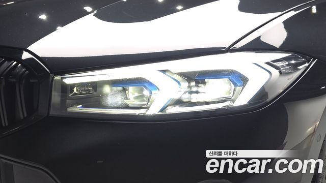 BMW 3-Series 2024 — photo 8