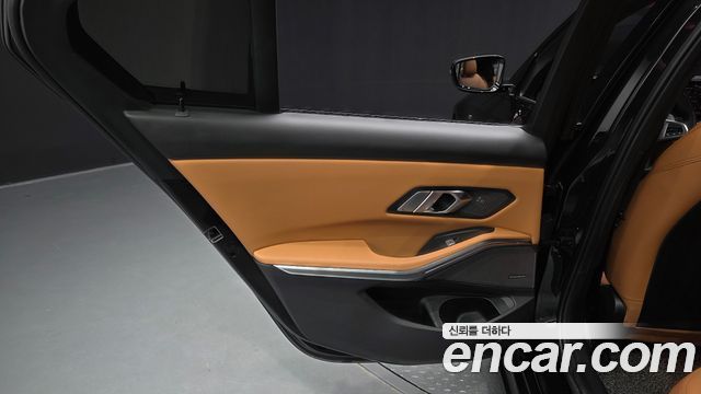BMW 3-Series 2024 — photo 15