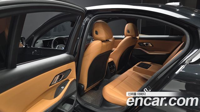 BMW 3-Series 2024 — photo 16