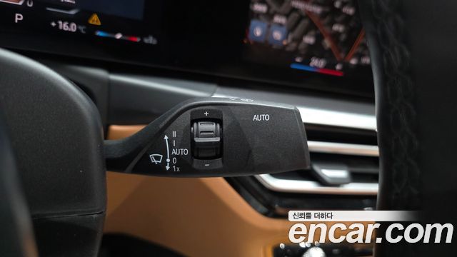 BMW 3-Series 2024 — photo 28