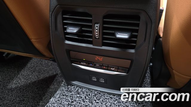 BMW 3-Series 2024 — photo 33
