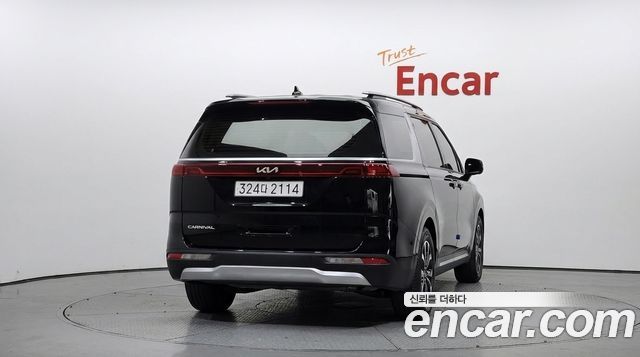 Kia Canival 2022 — photo 4