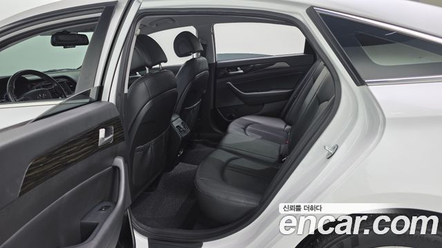Hyundai Sonata 2017 — photo 11