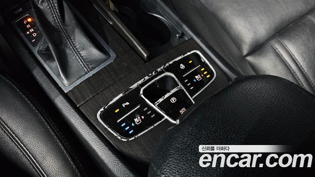 Kia K7 2012 — photo 17