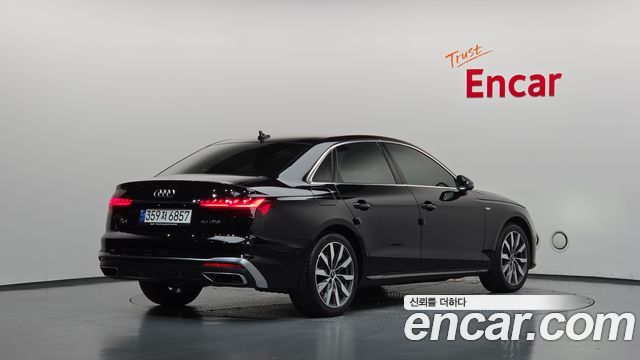 Audi A4 2023 — photo 2
