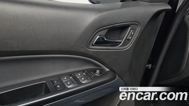 Chevrolet Korea Colorado 2021 — photo 30