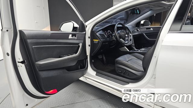 Hyundai Sonata 2016 — photo 13