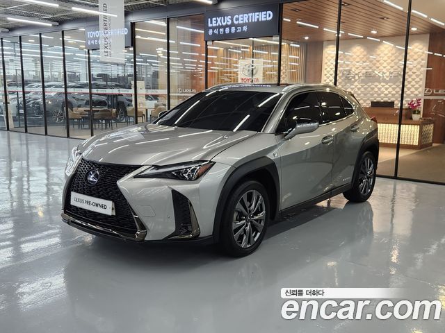 Lexus UX 2021 — photo 1