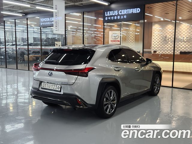 Lexus UX 2021 — photo 2