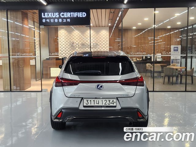 Lexus UX 2021 — photo 4