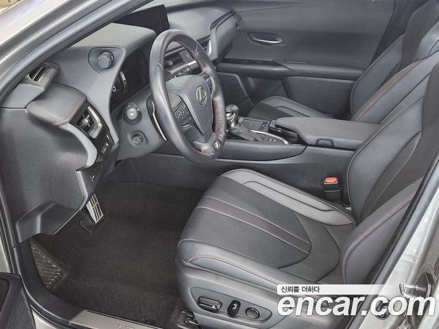 Lexus UX 2021 — photo 6