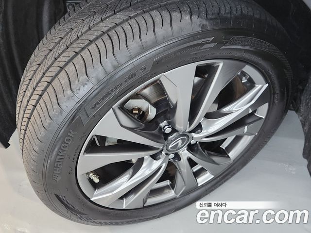 Lexus UX 2021 — photo 7