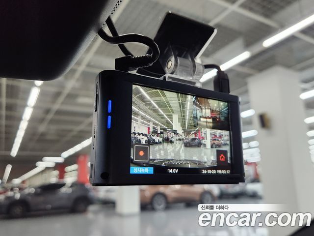 Lexus UX 2021 — photo 17