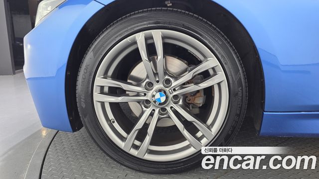 BMW 3-Series 2018 — photo 5